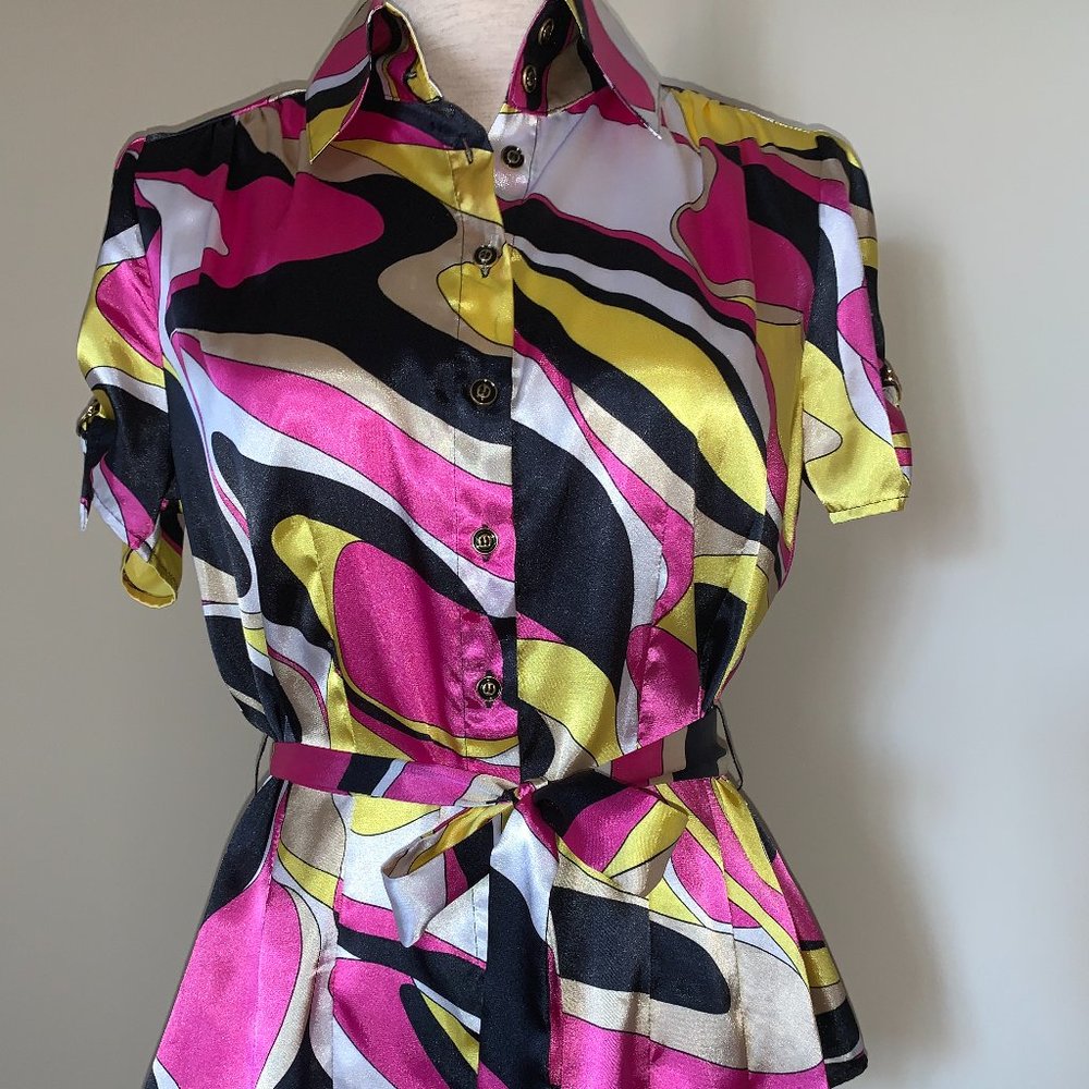 VIOLET & CLAIRE Multi-Color Short Sleeve Blouse